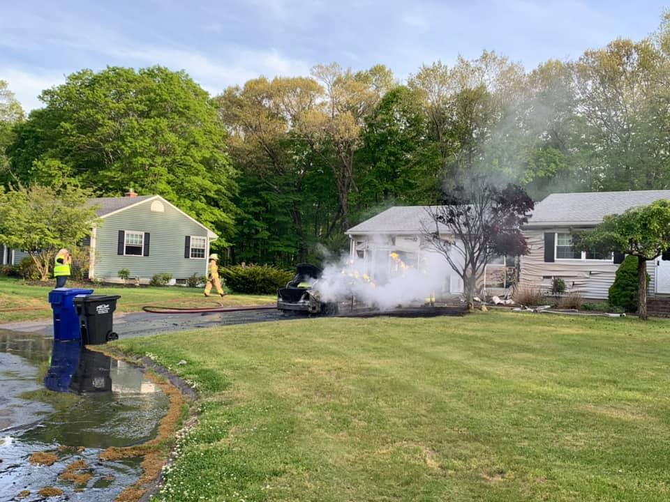 20200519VehicleFireAtHome2